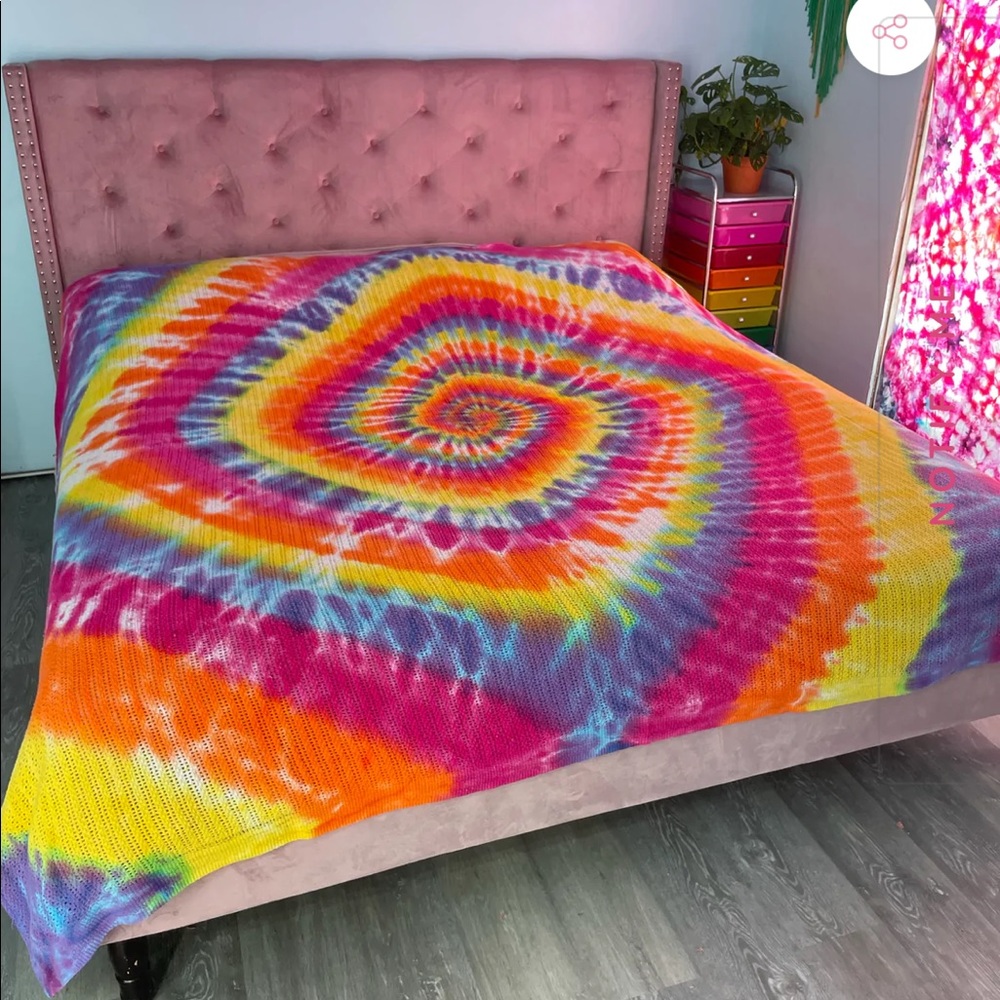 Knitted Tie Dye Blanket